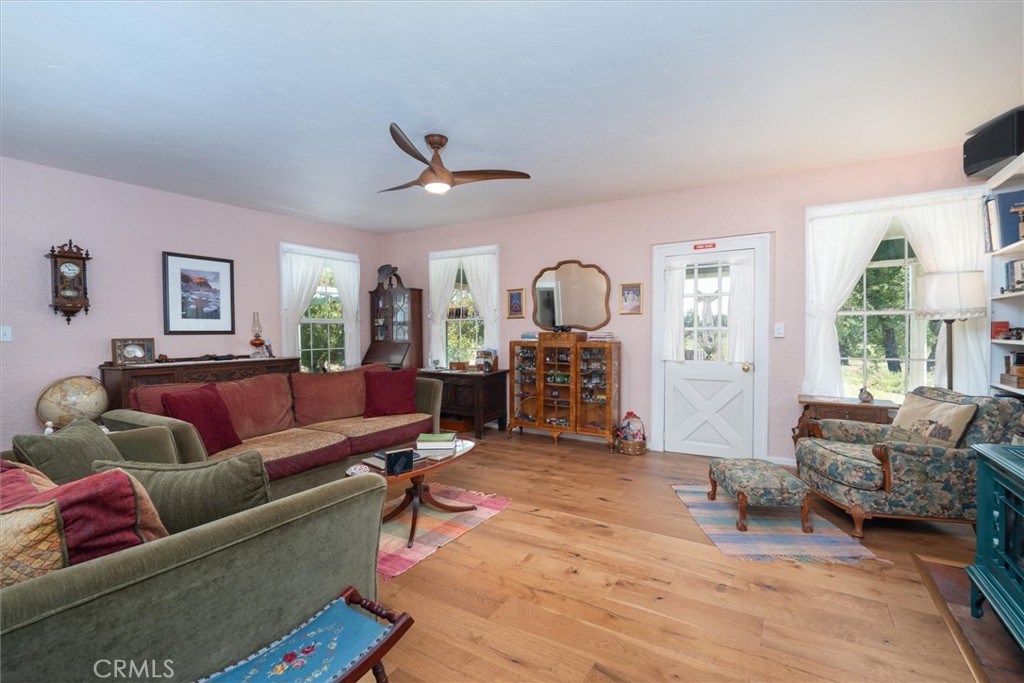 main property photo 6