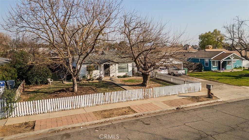 main property photo 41