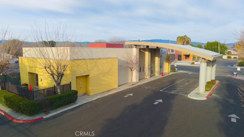 main property photo 8