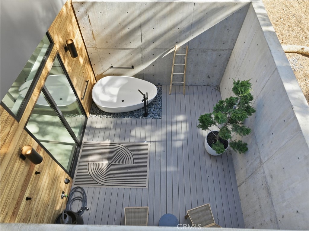main property photo 59