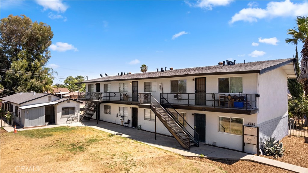 main property photo 6