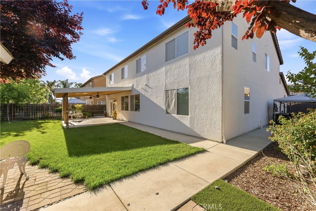 main property photo 28