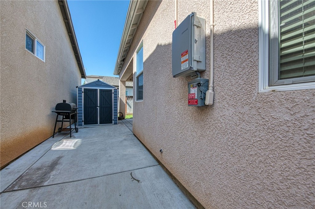 main property photo 32