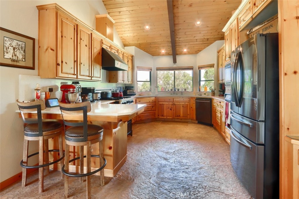 main property photo 16