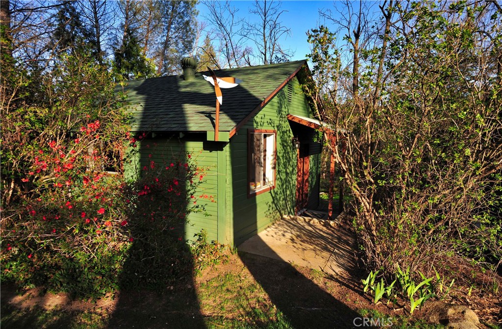 main property photo 40