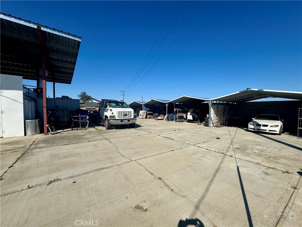 main property photo 10