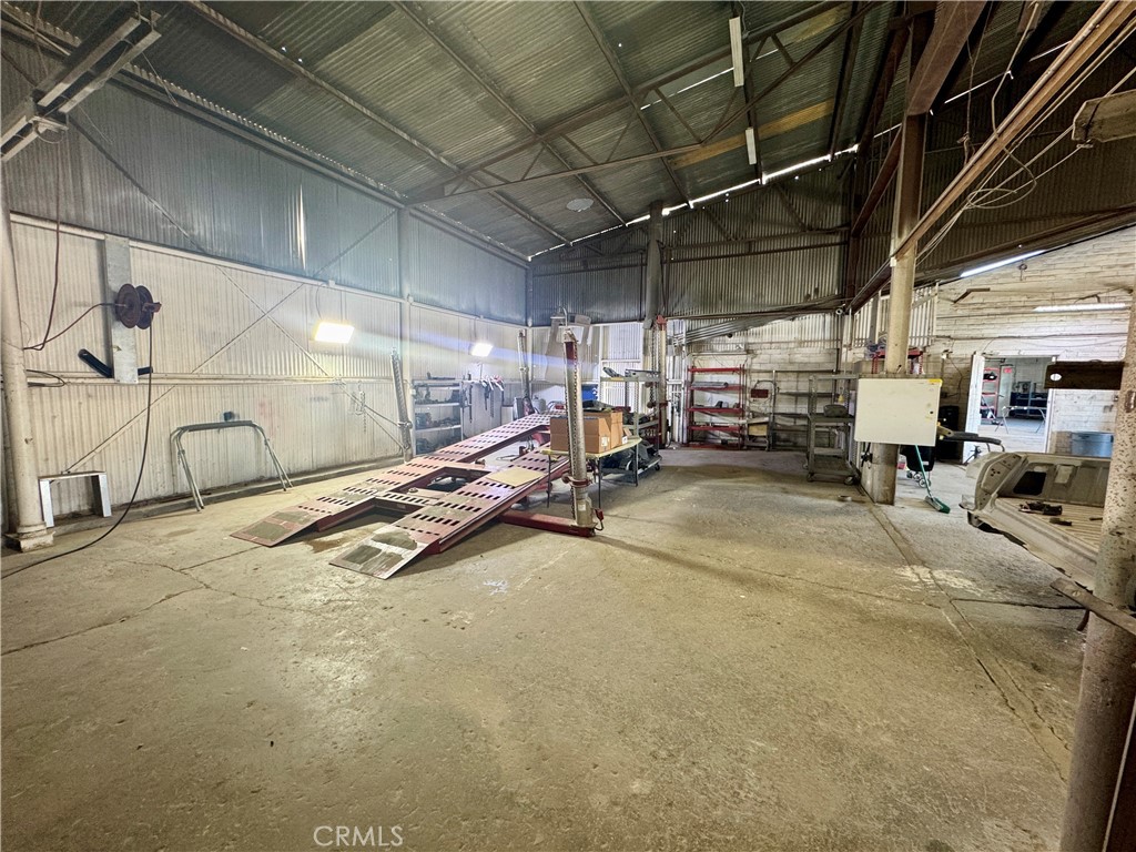 main property photo 16