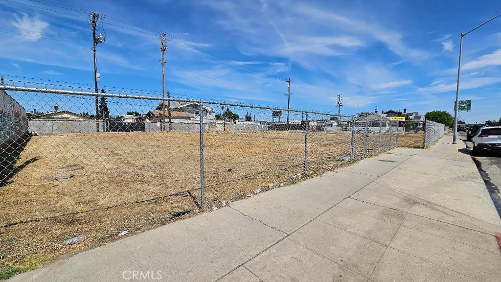 main property photo 11