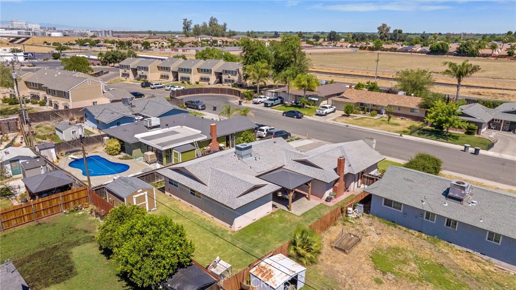 main property photo 35