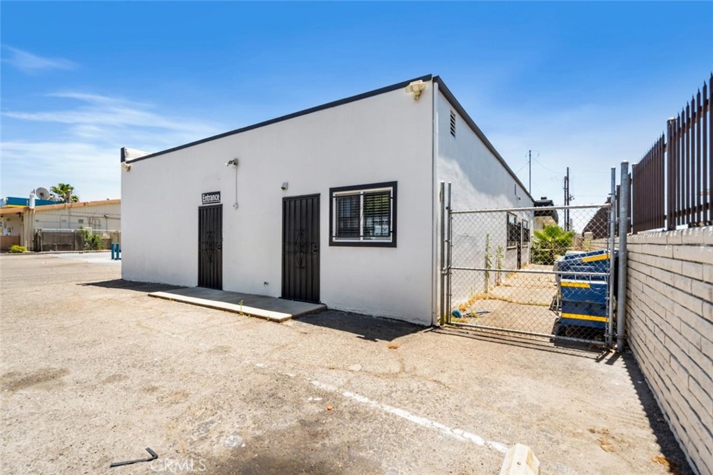 main property photo 30