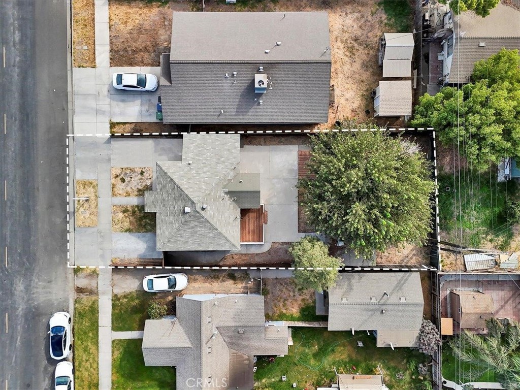 main property photo 28