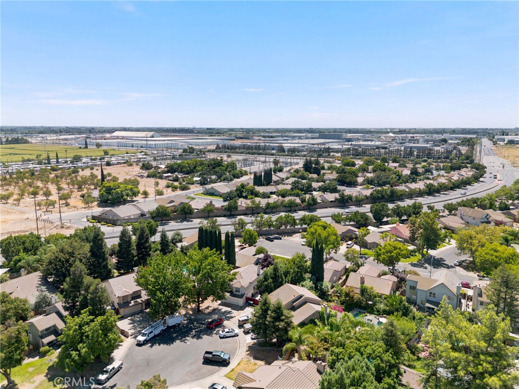 main property photo 41