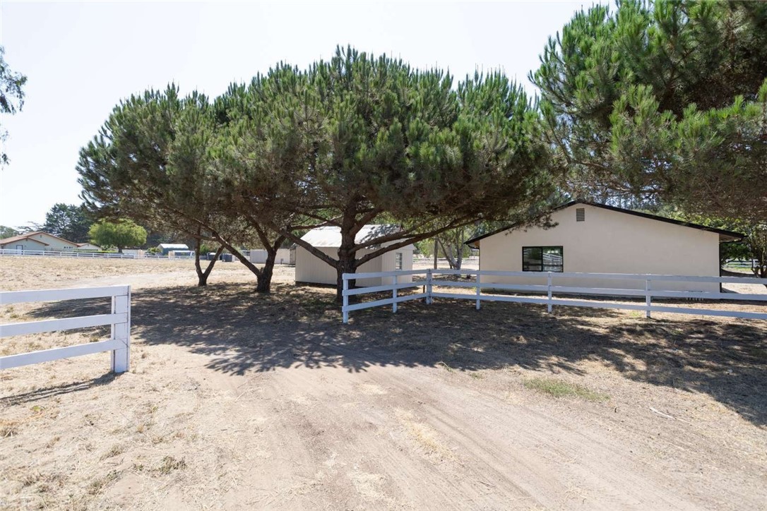 main property photo 40