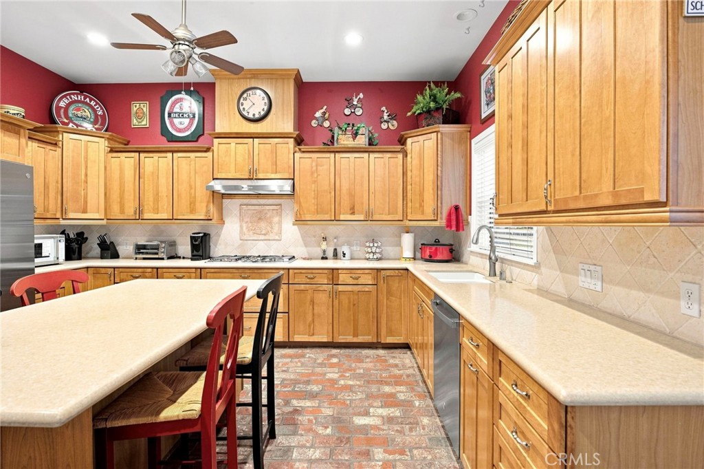 main property photo 16