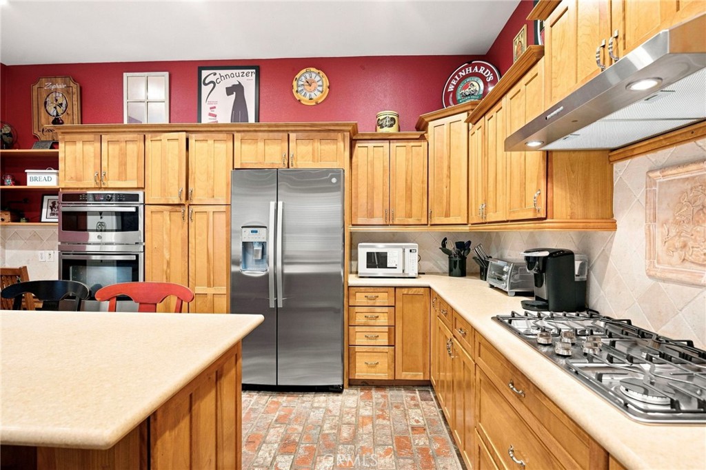 main property photo 17