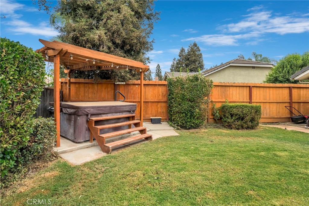 main property photo 23