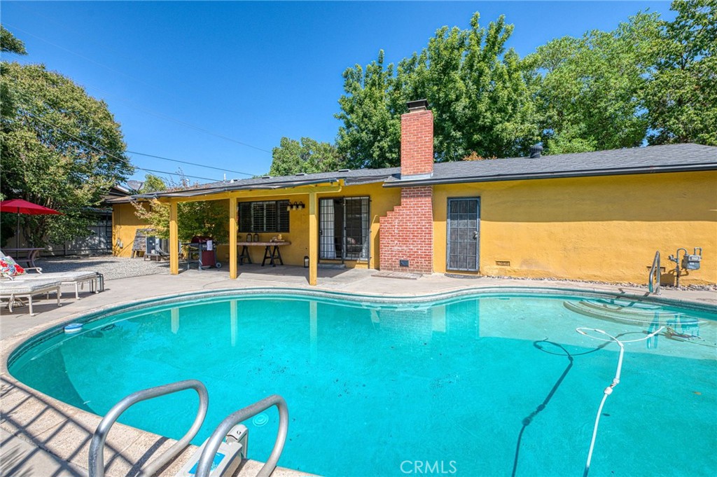 main property photo 33