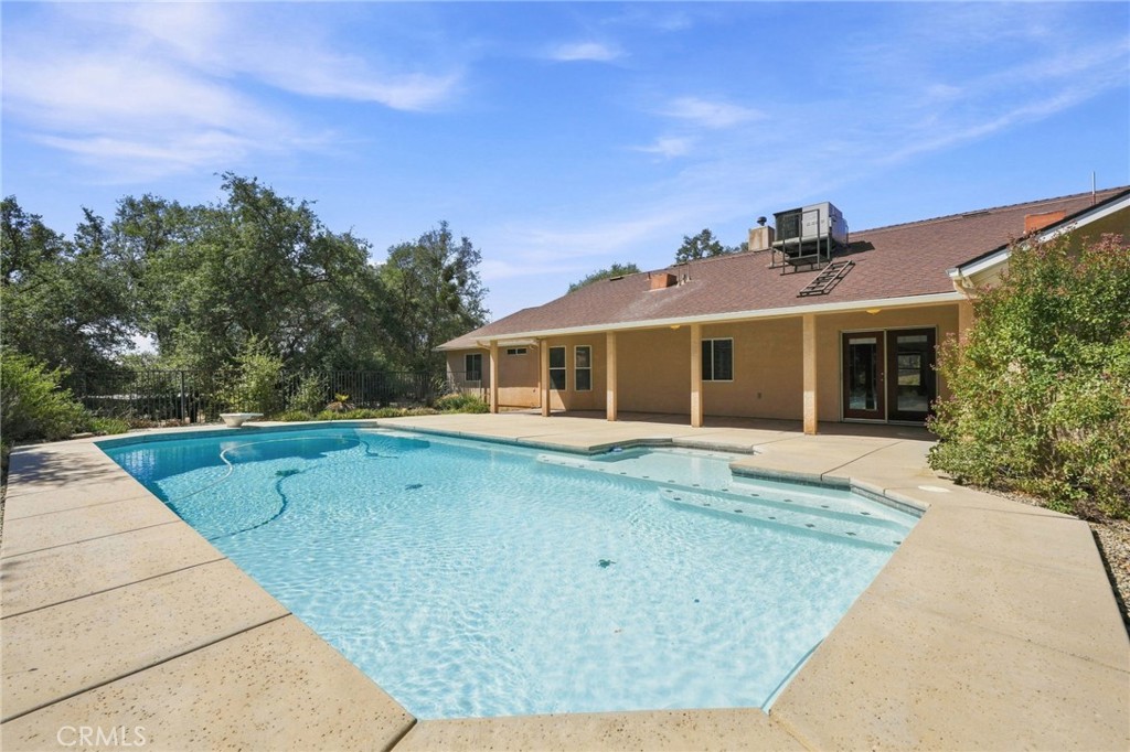 main property photo 50