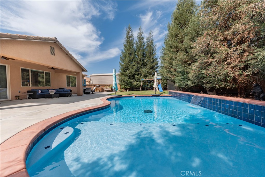 main property photo 41