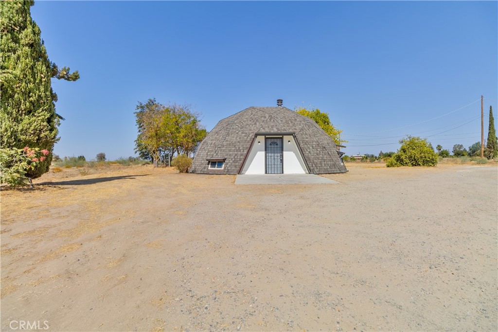 main property photo 40