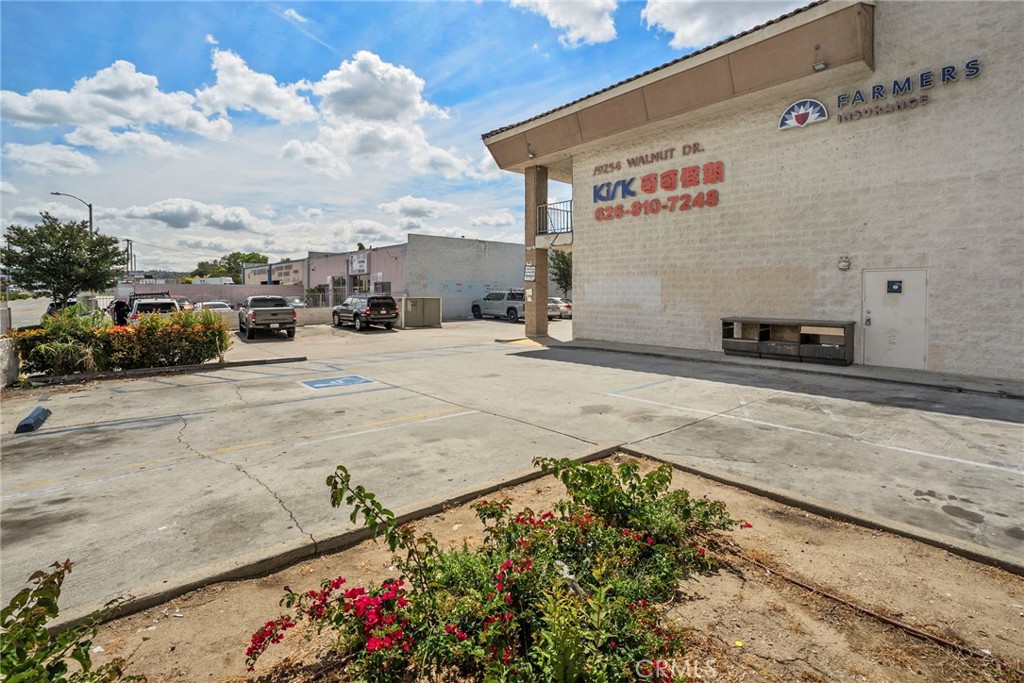 main property photo 8