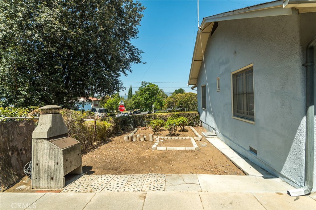 main property photo 25