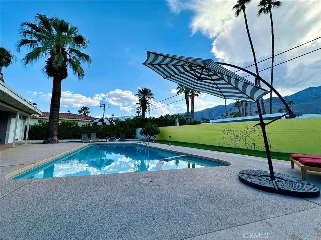 main property photo 30