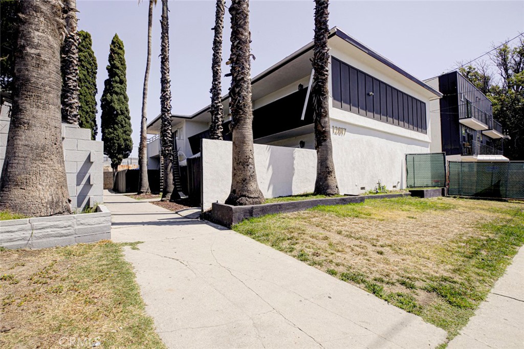 main property photo 13