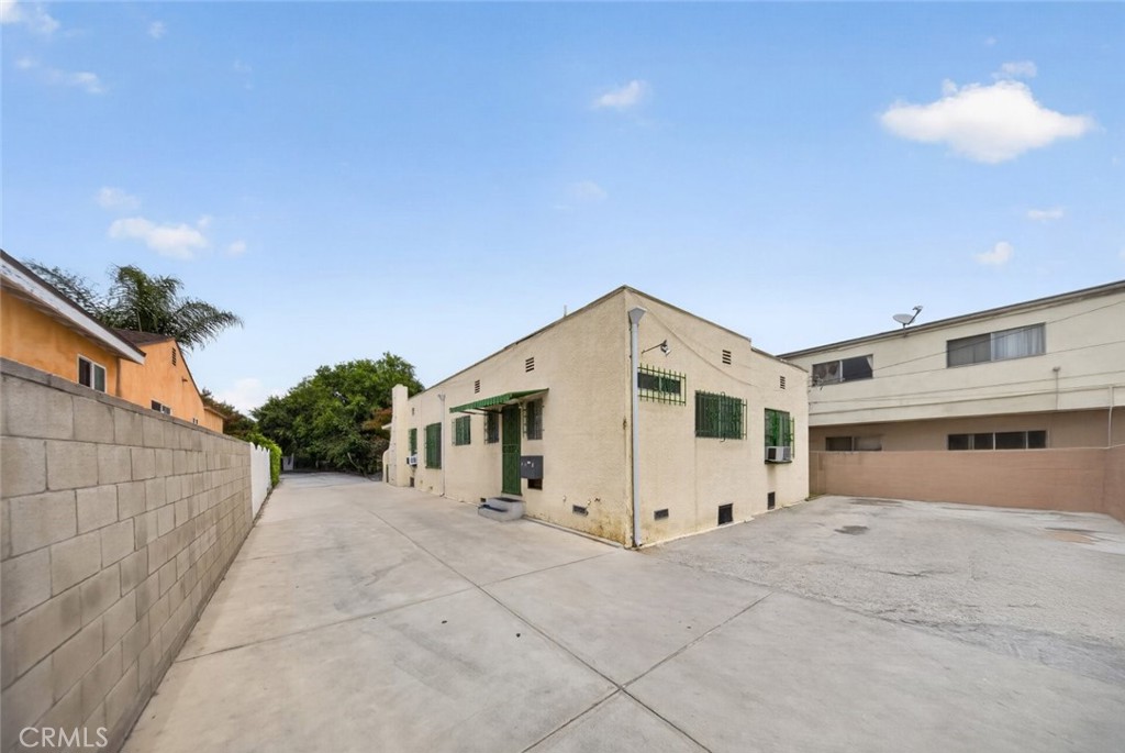 main property photo 23