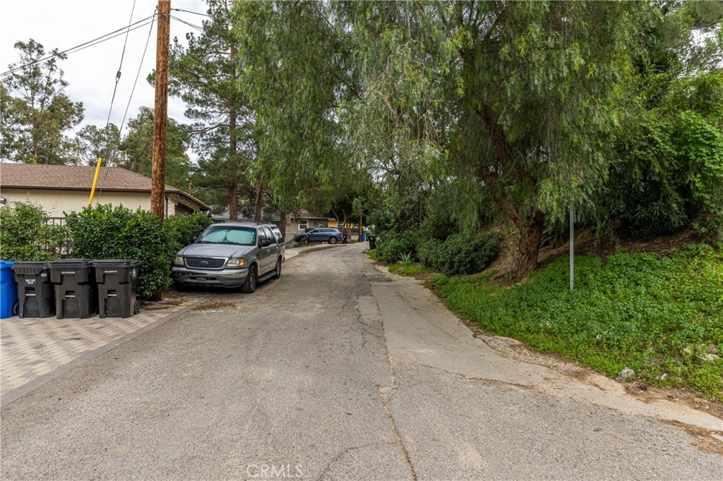main property photo 27