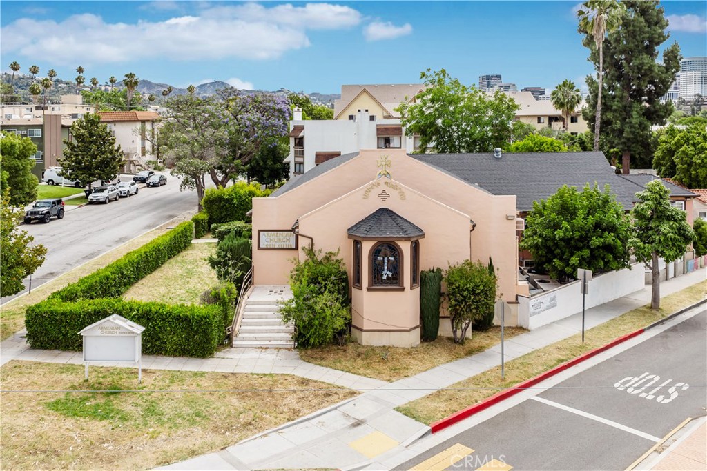 main property photo 30
