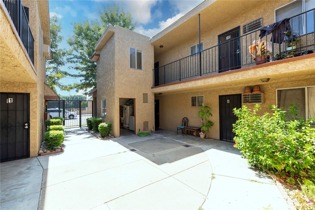 main property photo 6