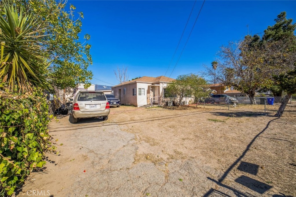 main property photo 11