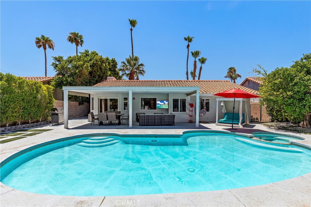 main property photo 18