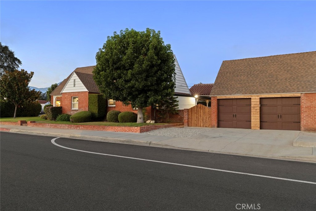 main property photo 33