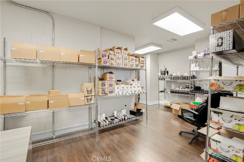 main property photo 17