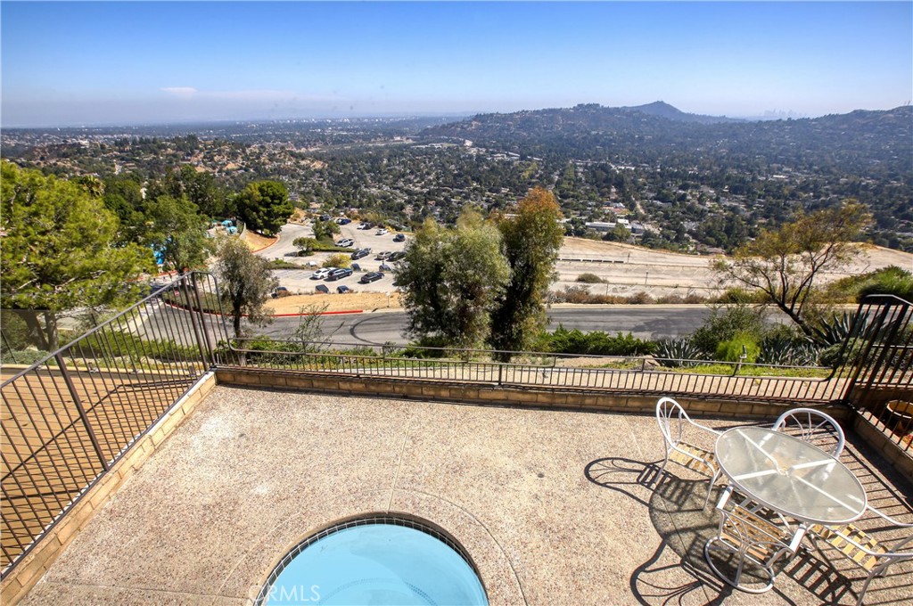 main property photo 10