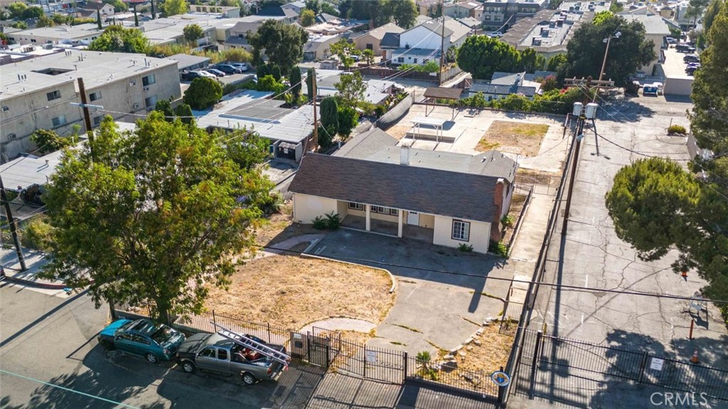 main property photo 10