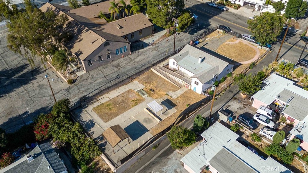 main property photo 6
