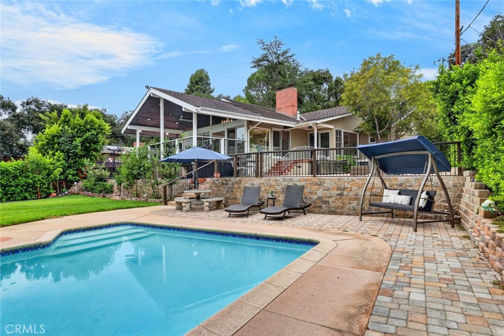main property photo 9