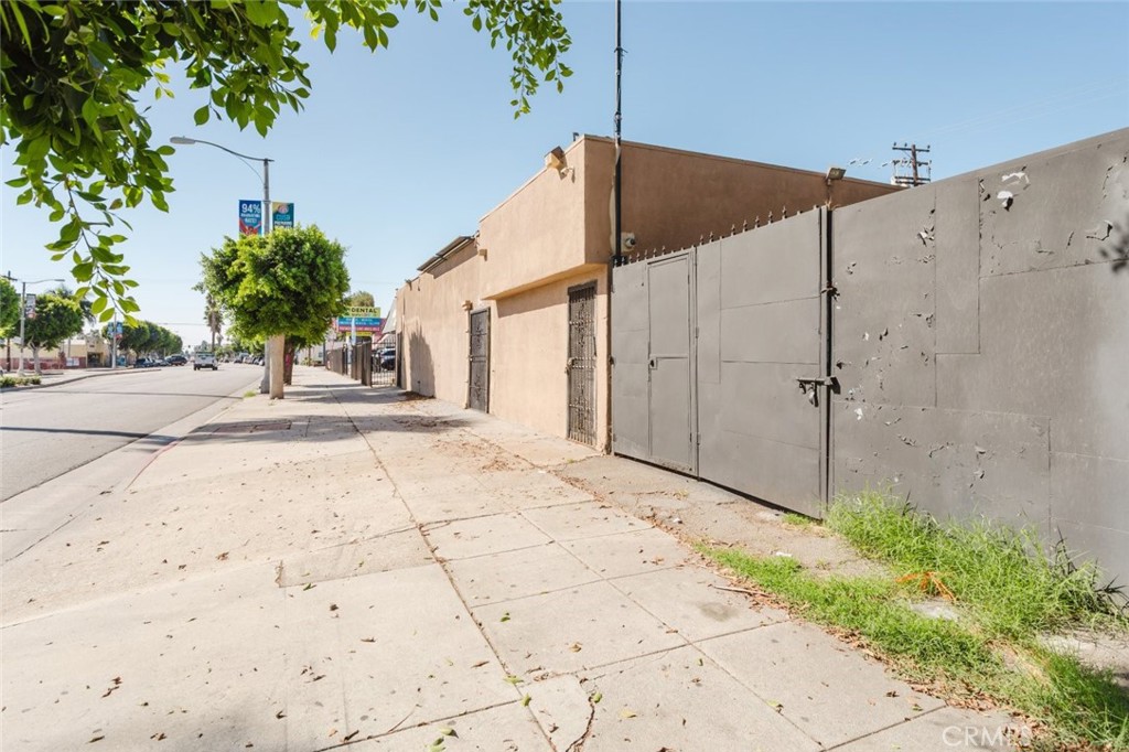 main property photo 16