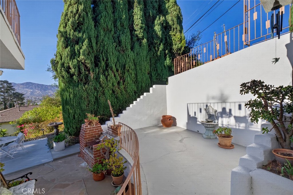 main property photo 37