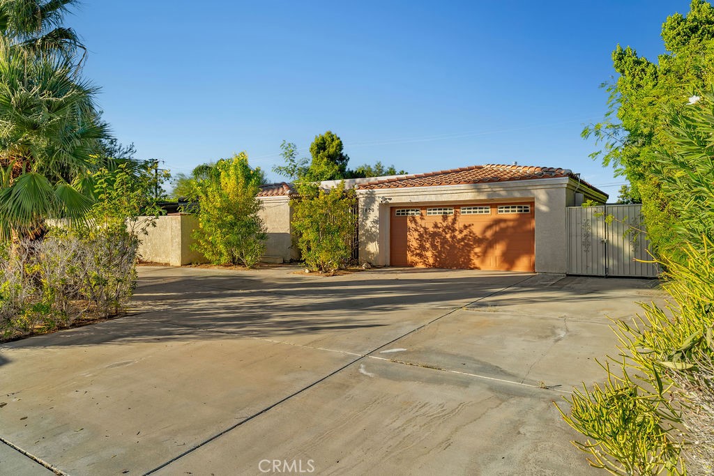 main property photo 17