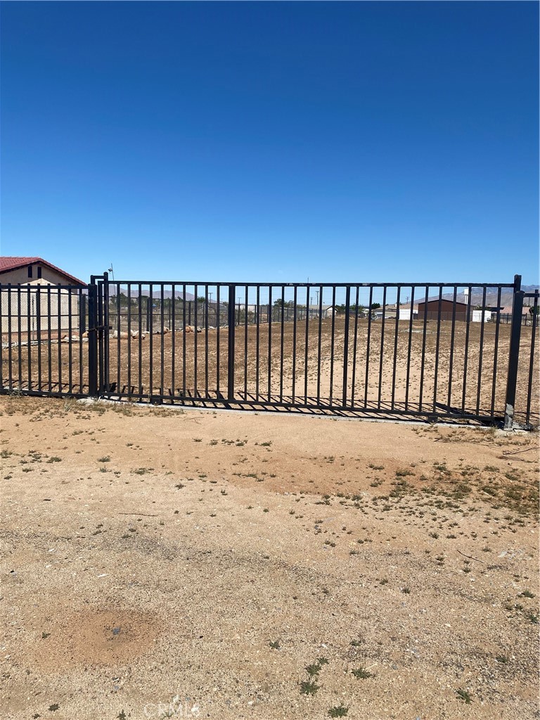 main property photo 10