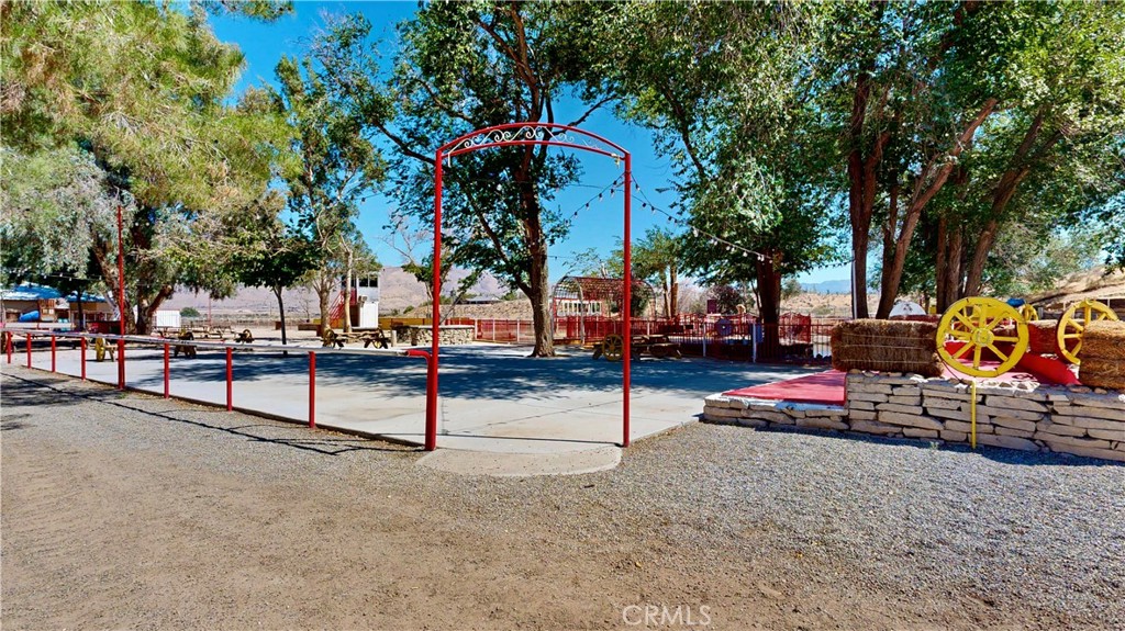 main property photo 16