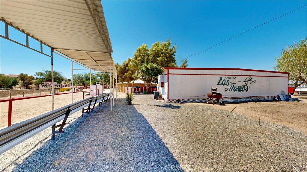 main property photo 40