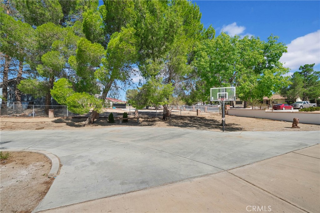 main property photo 40