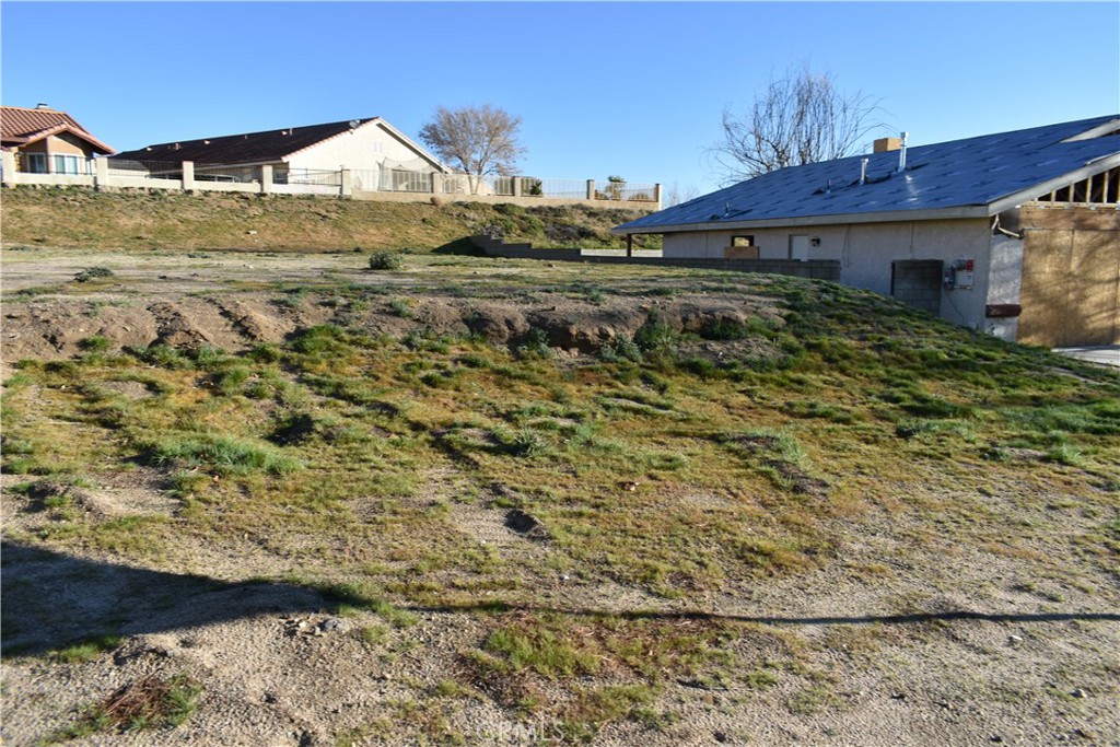 main property photo 14