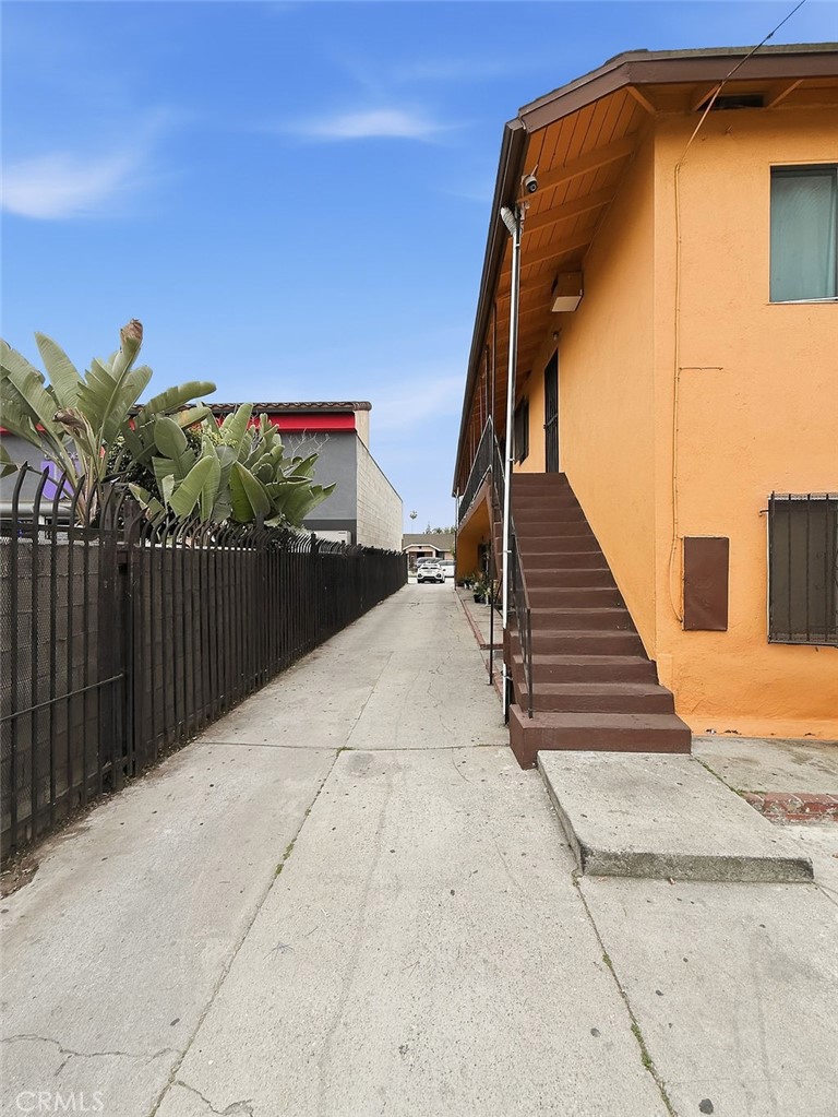main property photo 29