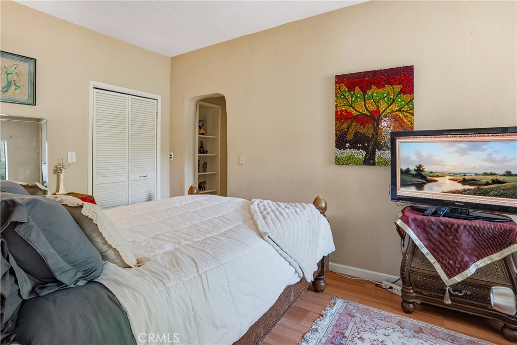 main property photo 17